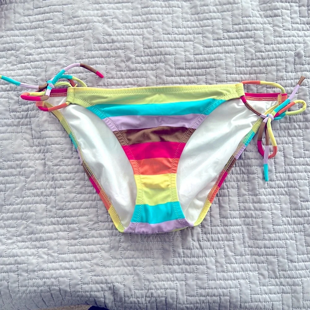 Striped halter Victoria’s Secret bikini with tie-side bottoms - Picture 2 of 6